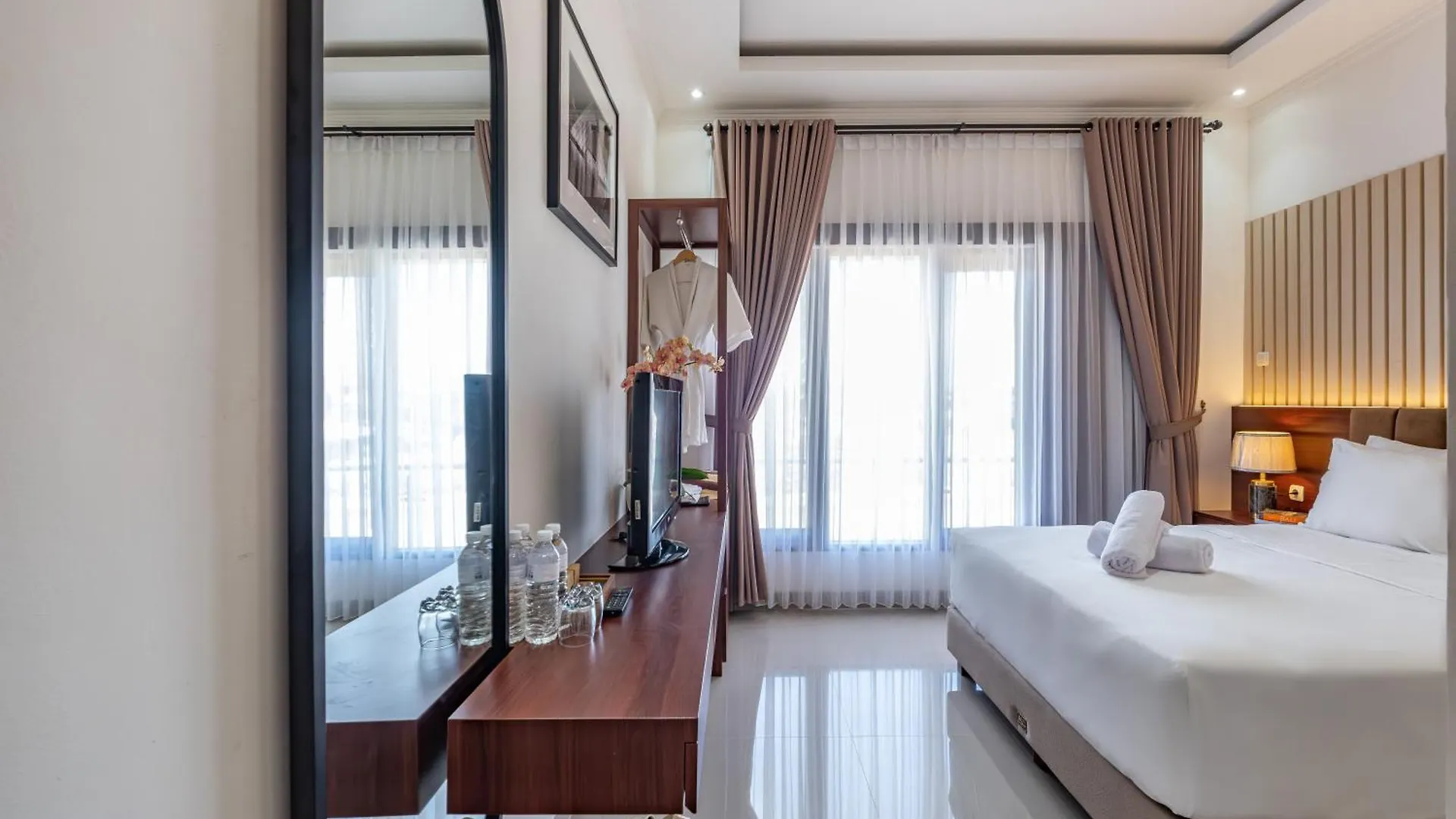 Taman Seminyak Suites