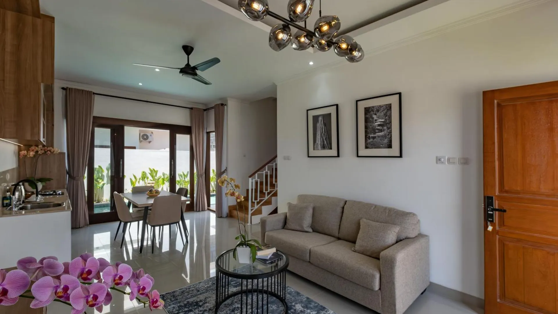 Willa Taman Seminyak Suites