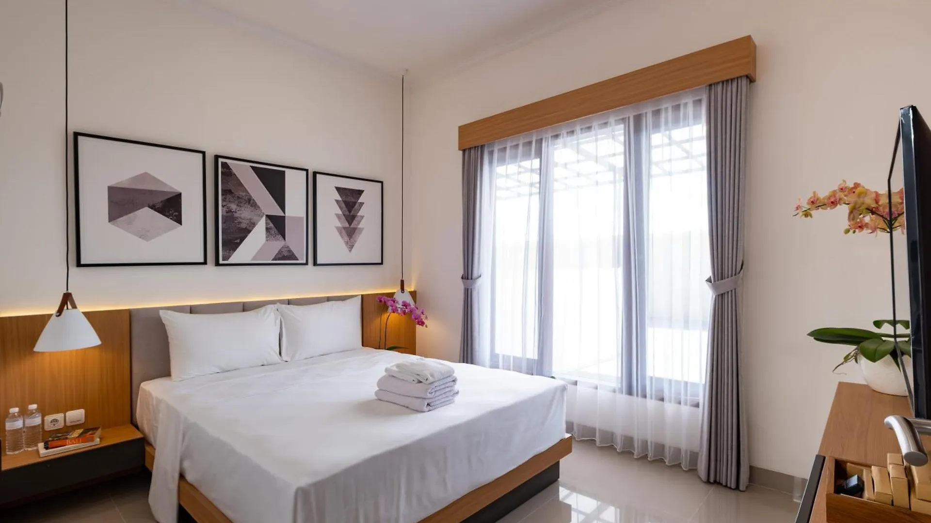 Willa Taman Seminyak Suites