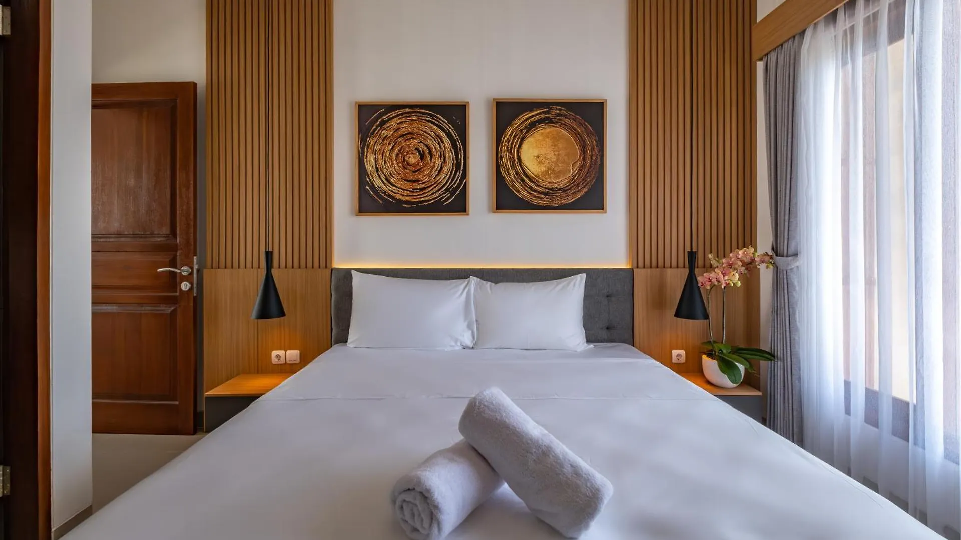 Taman Seminyak Suites