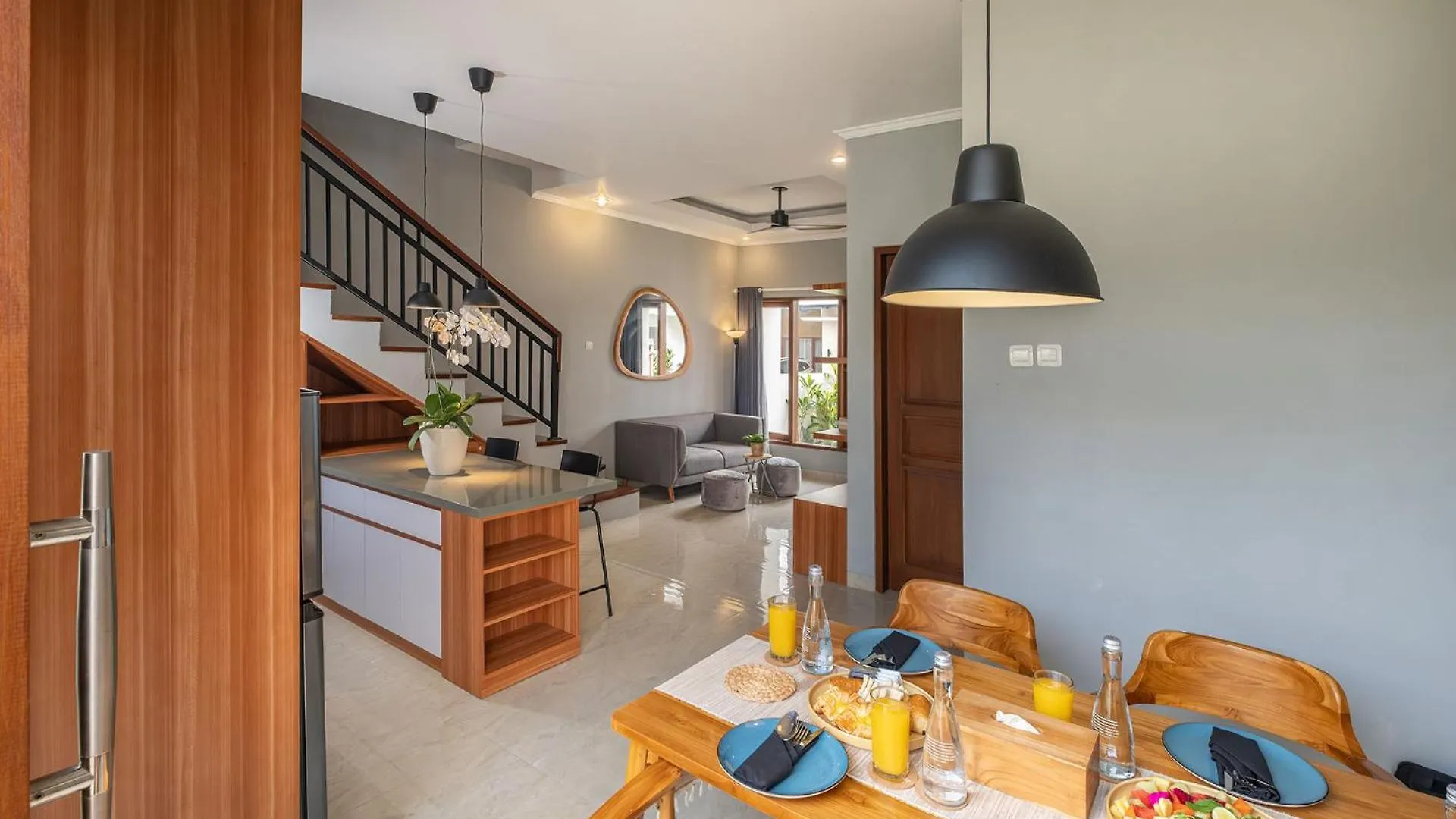 Willa Taman Seminyak Suites