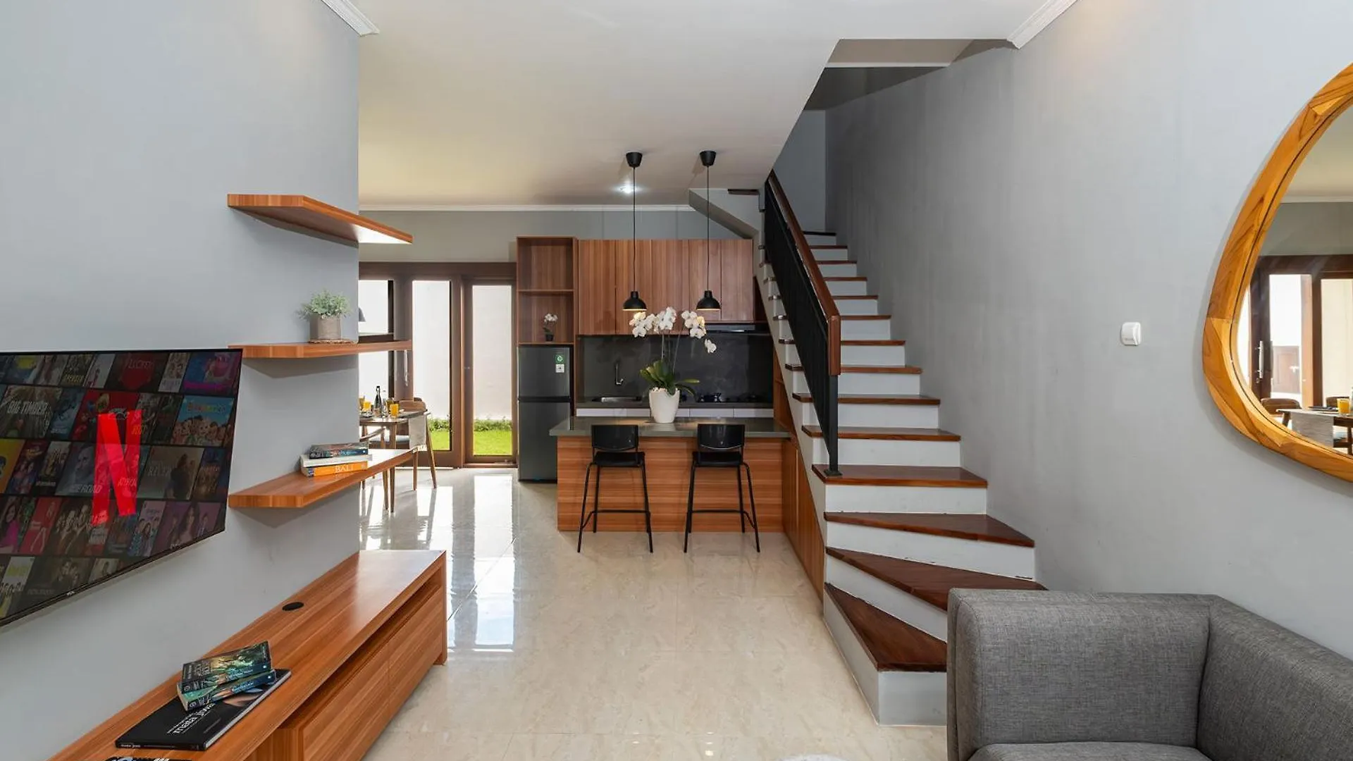 Taman Seminyak Suites